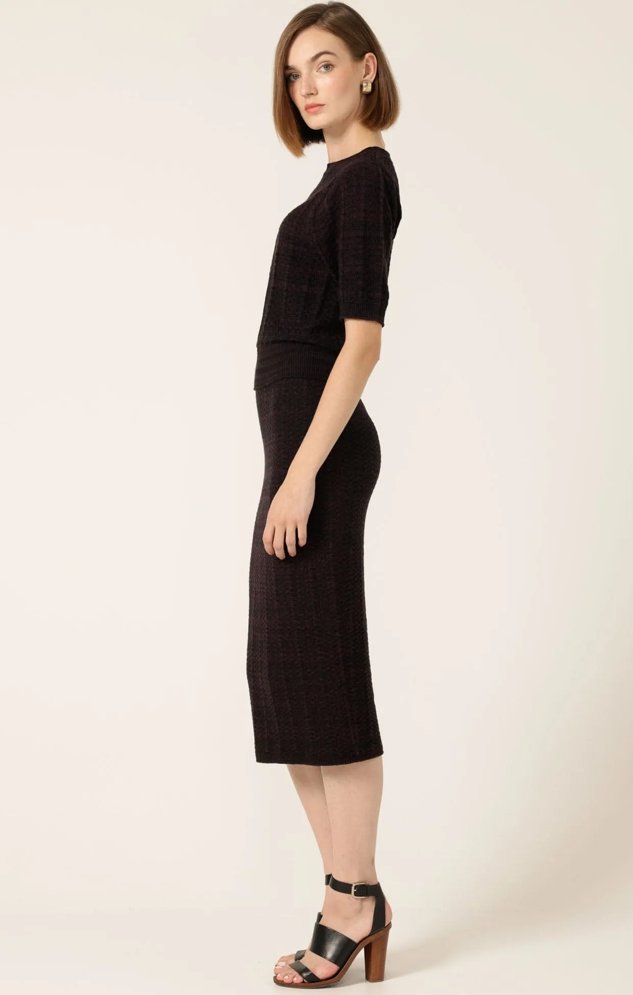 CHEVRON KNIT PENCIL SKIRT IN SANGRIA BLACK