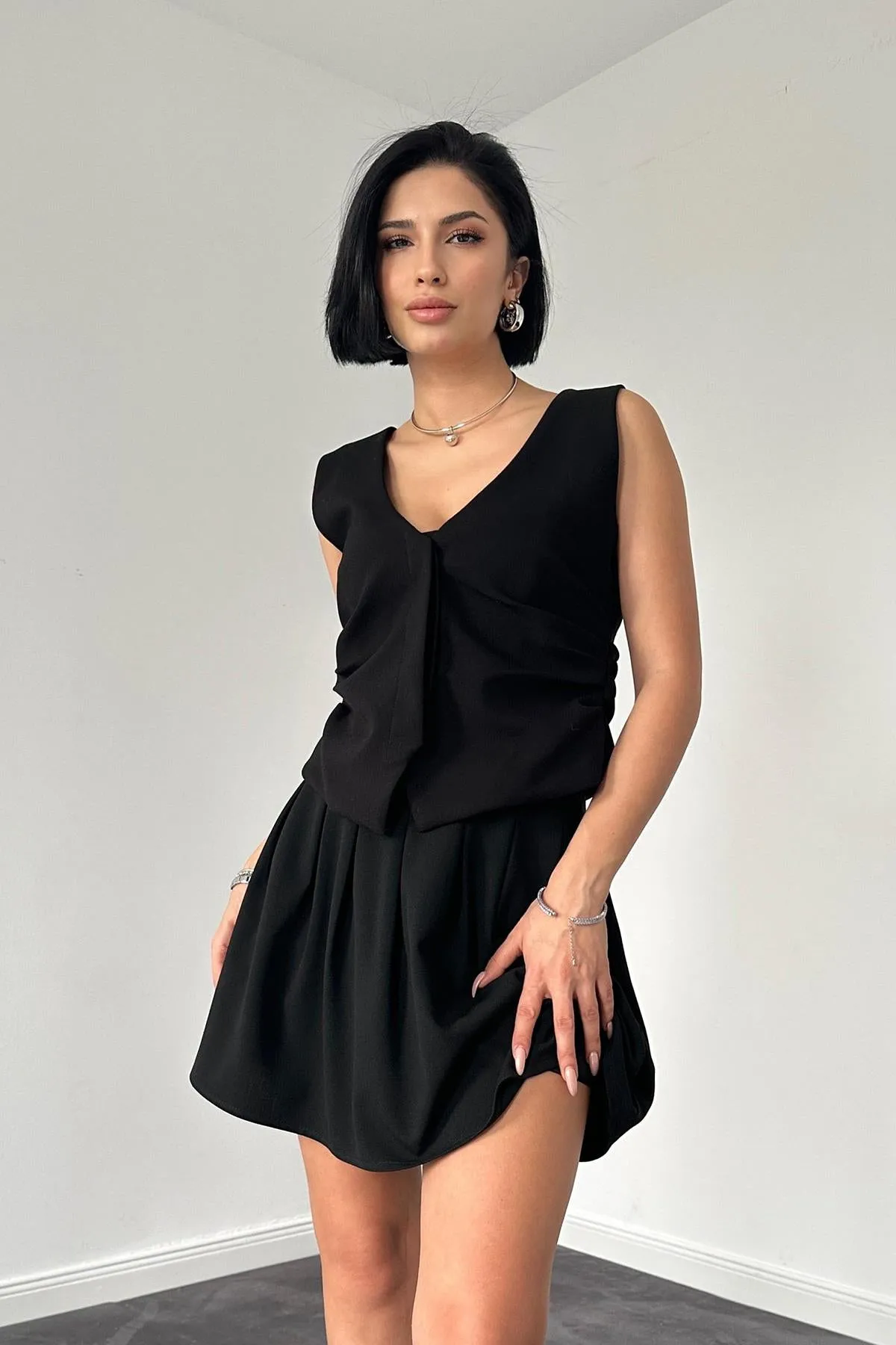ELS Pleated Mini Skirt - Black - Arden-Arcade