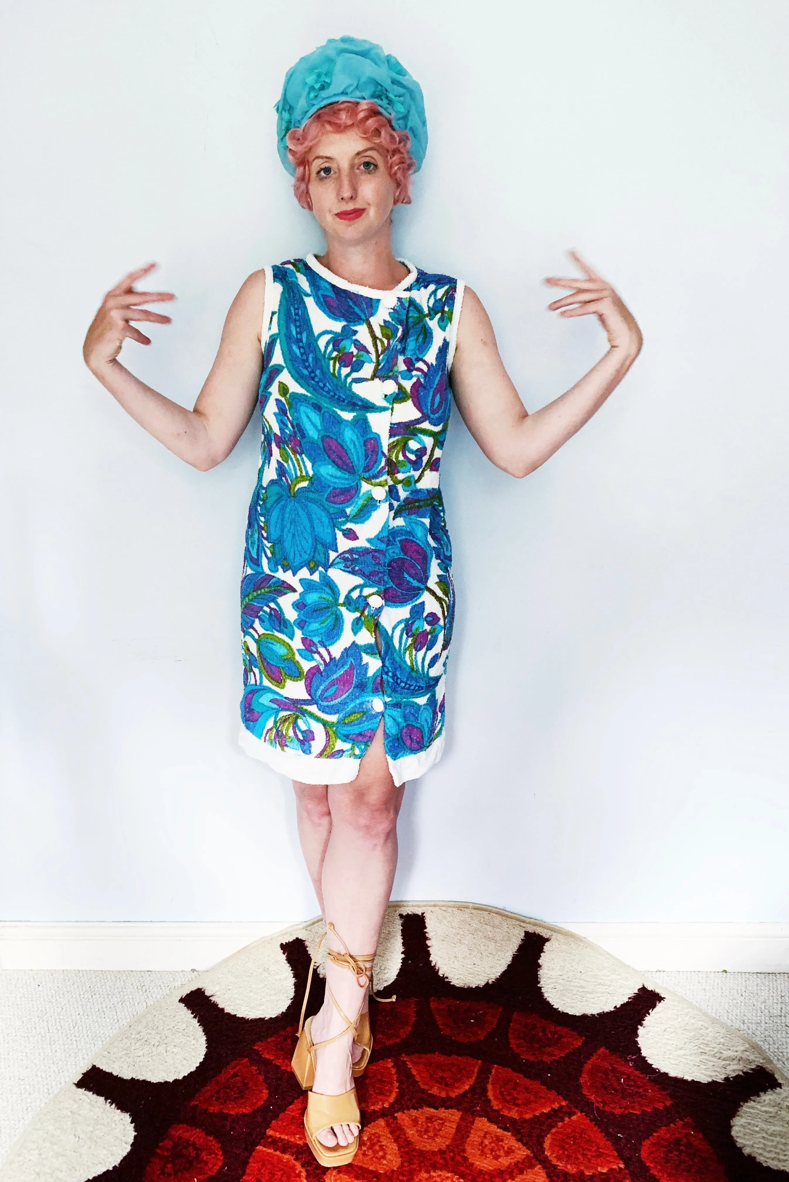 INCREDIBLE vintage Etam blue 60s Towelling psychedelic flower power print Dress - size small 8 UK