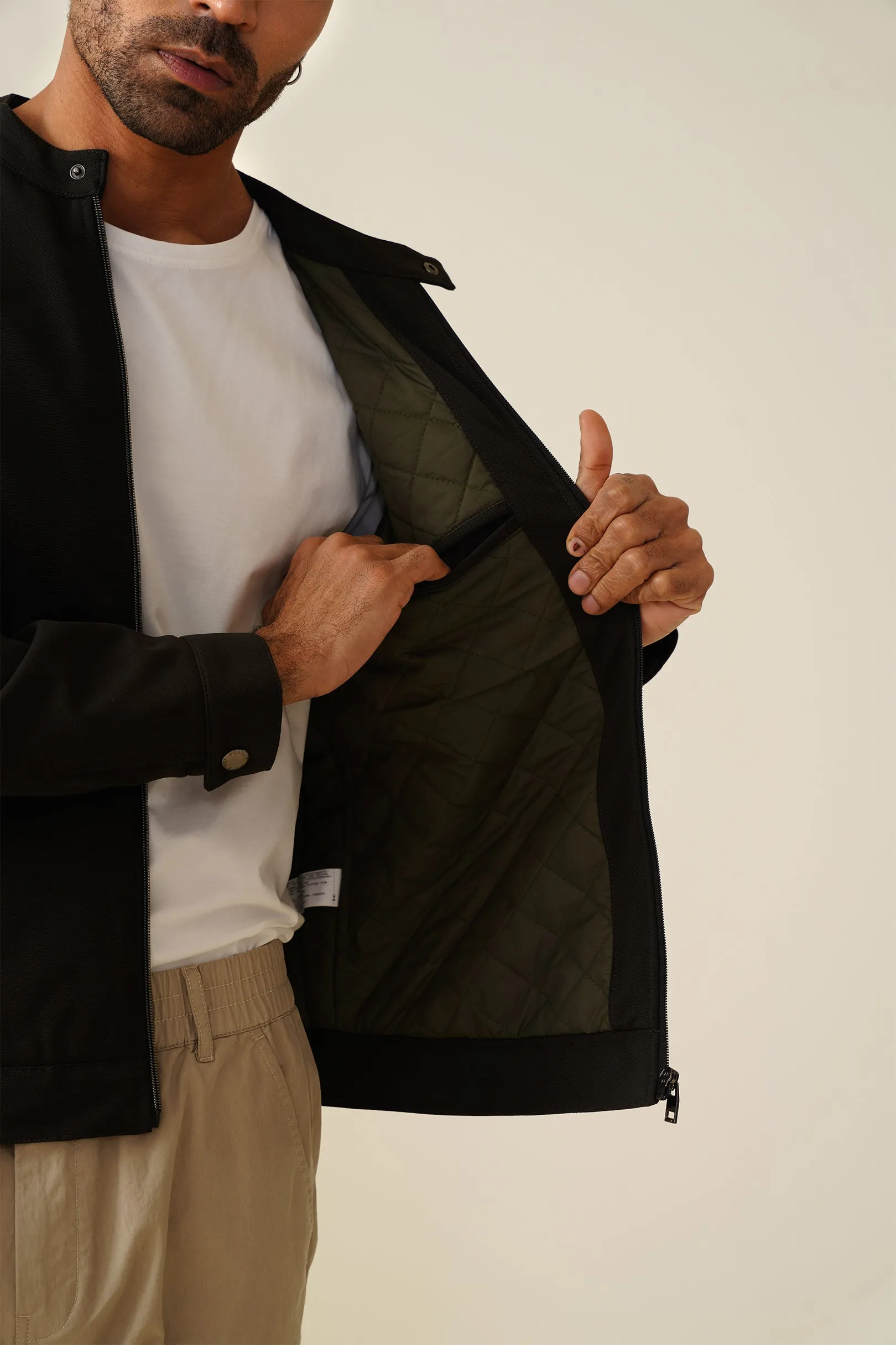 Short Jackets Quilted Lining with Metallic Zips
