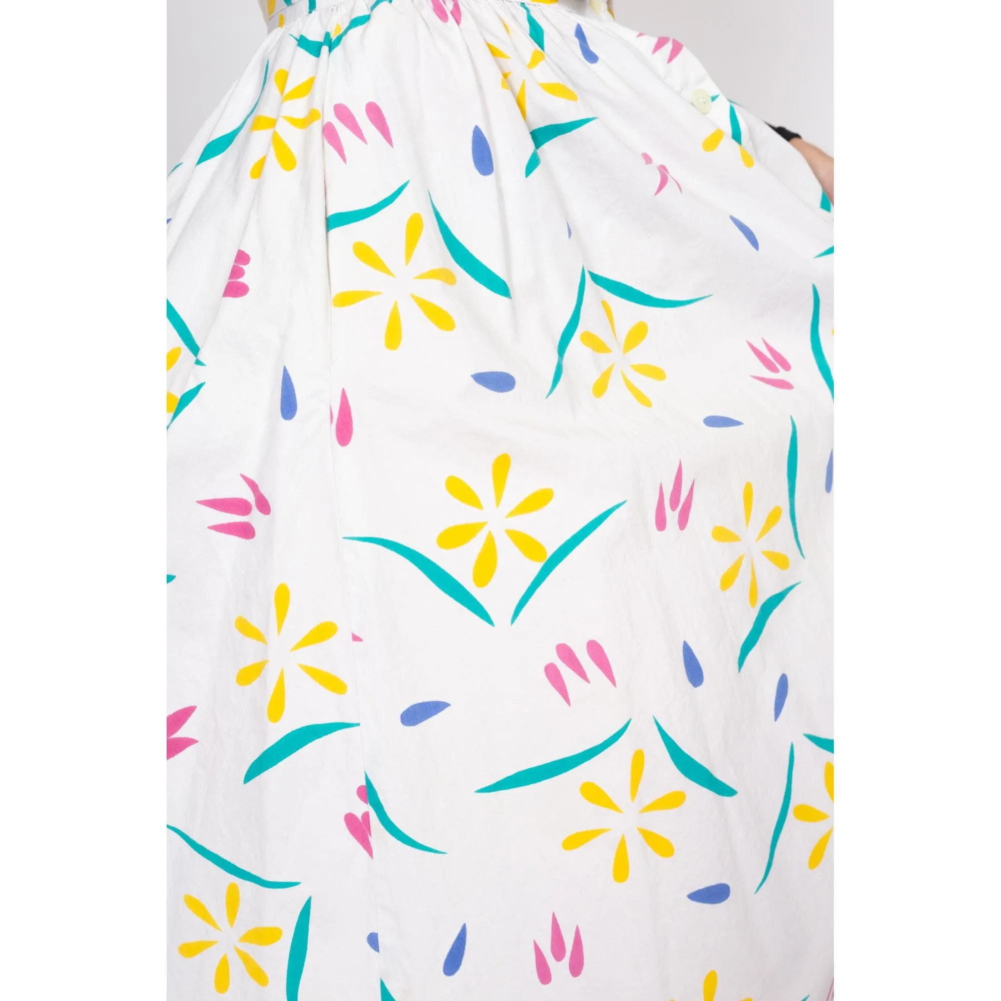 Small 80s White Whimsical Floral Midi Skirt