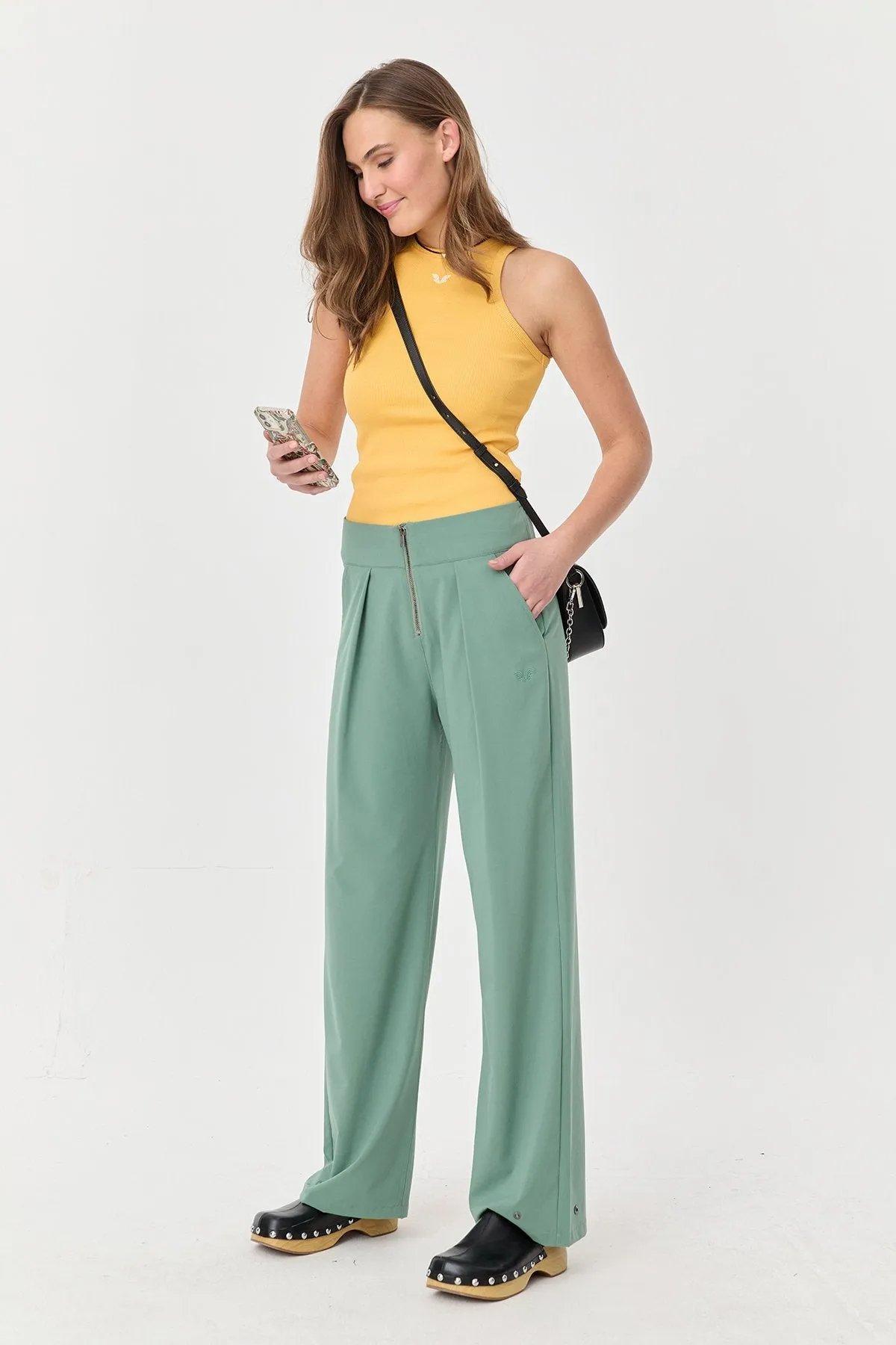 Women's Thın Lycra Woven Lıghtweıght Trousers