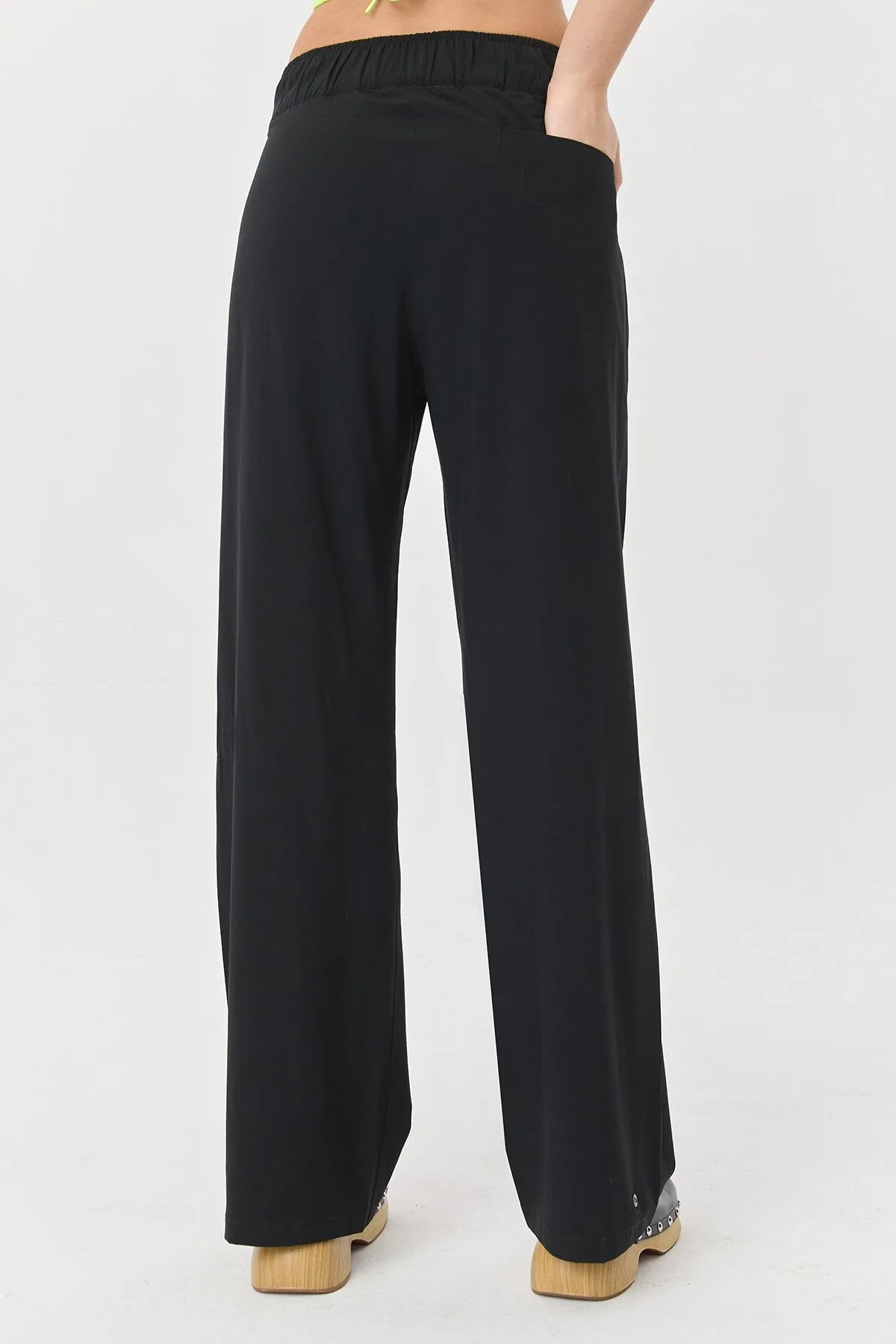 Women's Thın Lycra Woven Lıghtweıght Trousers