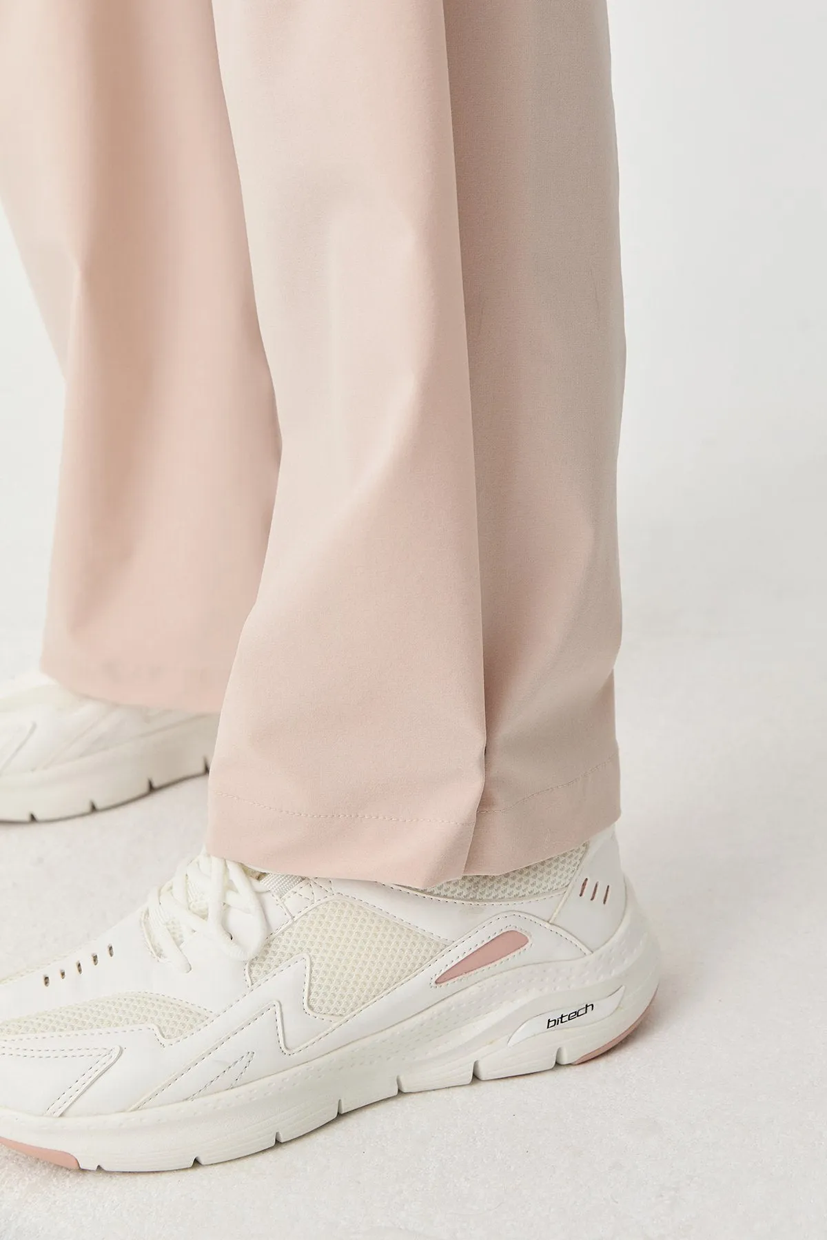 Women's Thın Lycra Woven Lıghtweıght Trousers